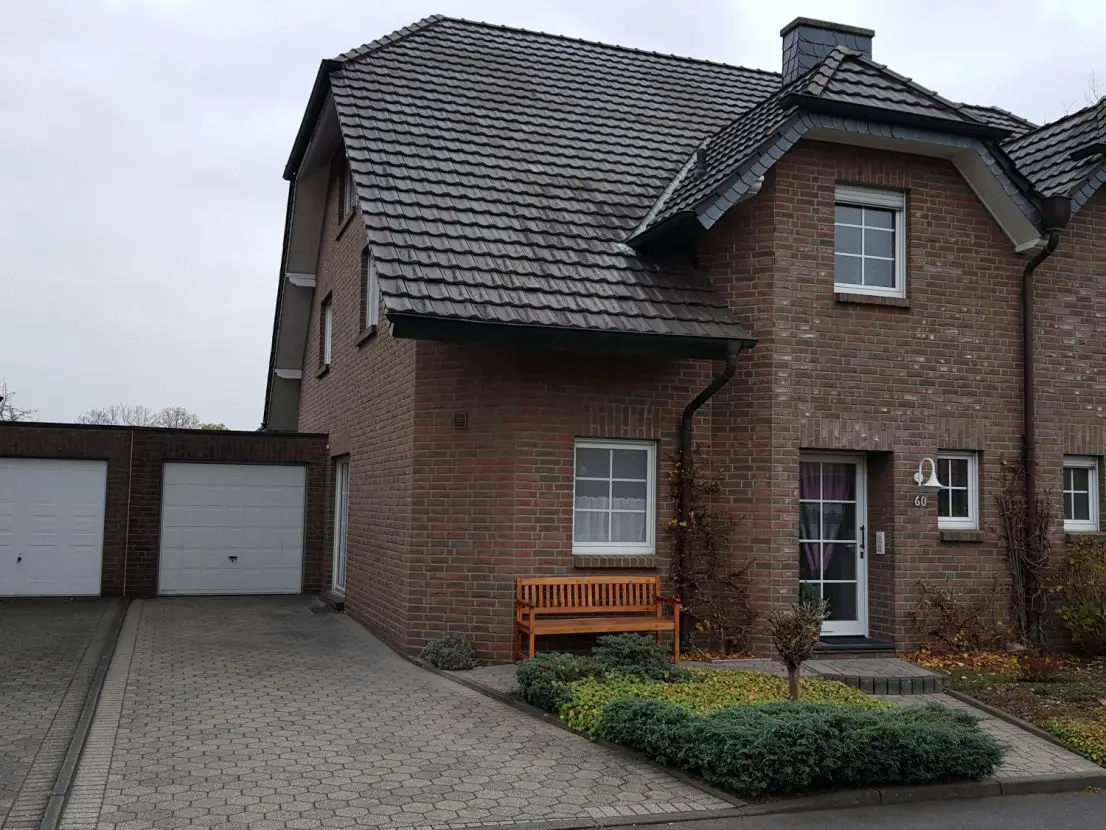 20181120_110412 -- Schicke großzügige Doppelhaushälfte in Brüggen mit Garage