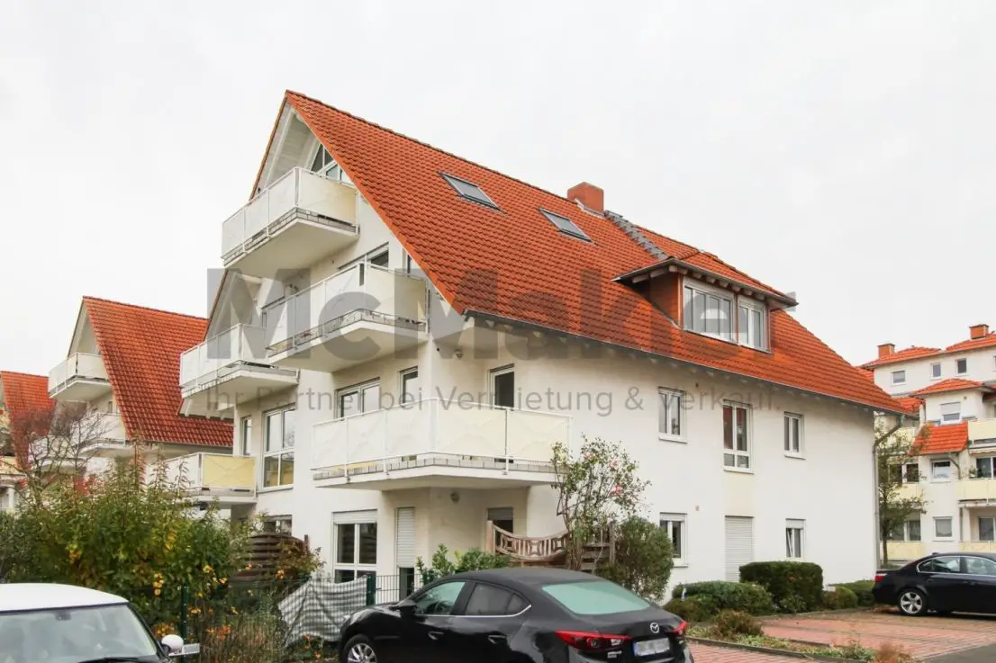 Hausansicht -- Kapitalanlage oder Eigenbedarf: Gepflegte 3-Zi.-ETW mit Balkon in guter Wohnlage an der Bergstraße