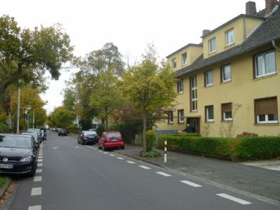 Etagenwohnung in Bonn (Bad Godesberg) zur Miete mit 4 Zimmer und 95 m² Wohnfläche. Ausstattung: Balkon, Garten, Fliesenboden, Kunststoffboden, Parkettboden, frei.