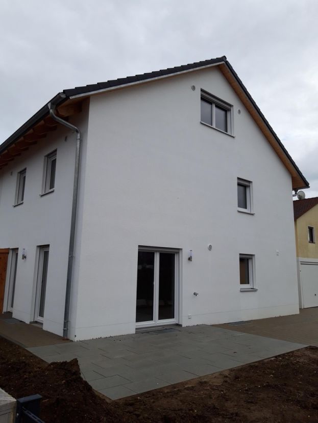Hausansicht1 -- Neubau Doppelhaushälfte mit viel Platz in Ingolstadt Südost