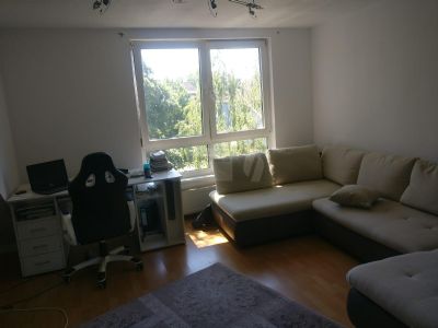 Wohnung in Essen (Westviertel) zum Kauf mit 2 Zimmer und 60 m² Wohnfläche. Ausstattung: Zentralheizung, Dachgeschoss.