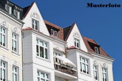 Mehrfamilienhaus in Dresden (Äußere Neustadt) zum Kauf mit 50 Zimmer, 1505 m² Wohnfläche und 830 m² Grundstück. Ausstattung: Zwangsversteigerung.