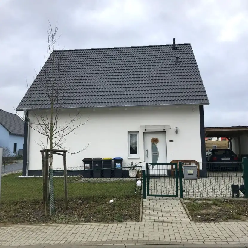 Erster Eindruck -- Neuwertiges Einfamilienhaus in Tiefurt mit Platz für die ganze Familie