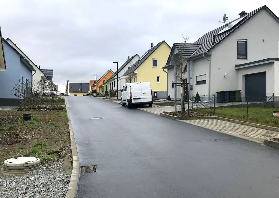 Umgebung -- Neuwertiges Einfamilienhaus in Tiefurt mit Platz für die ganze Familie