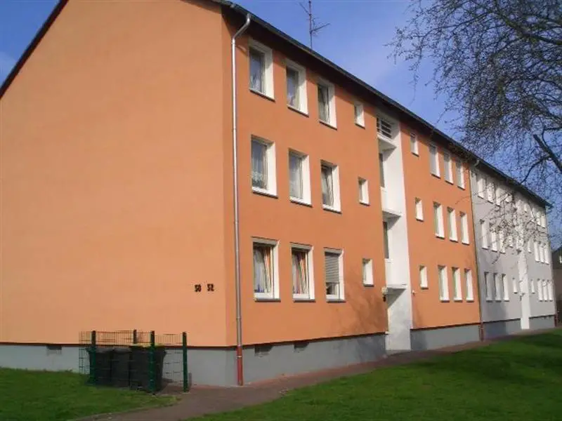 200 AUSSENANSICHTEN -- Klein & Fein: gemütliche 2,5 Raum Wohnung in zentraler Lage!