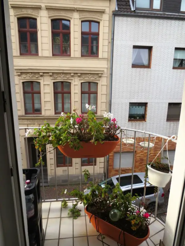 Balkon -- Zweizimmerwohnung in urbaner Lage mit kleinem Balkon!