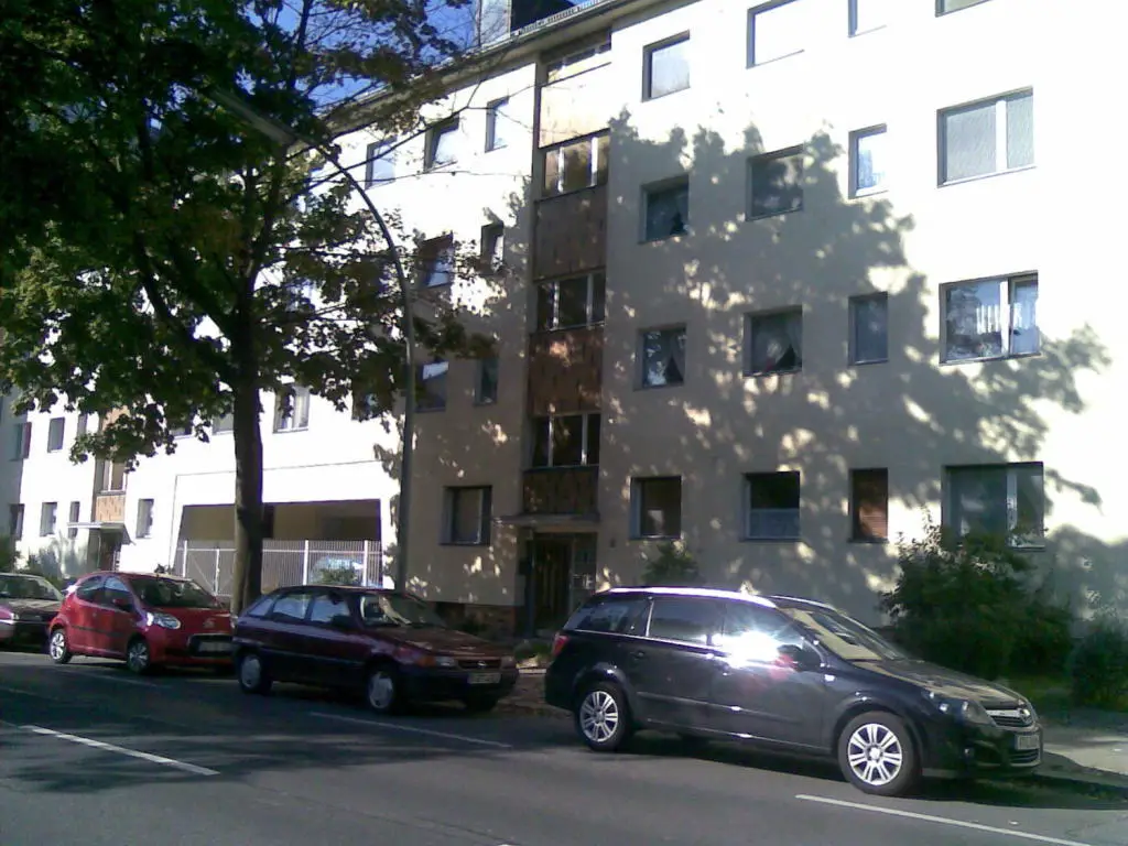 Hausansicht -- Erstbezug nach Sanierung: schöne 2,5-Zimmer-Wohnung mit Balkon in Reinickendorf, Berlin