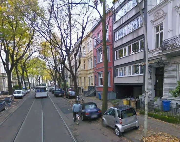 Straßenansicht_bearb -- Perfekte Lage, gemütliches und voll möbliertes mini Appartement im beliebten Südstadtviertel