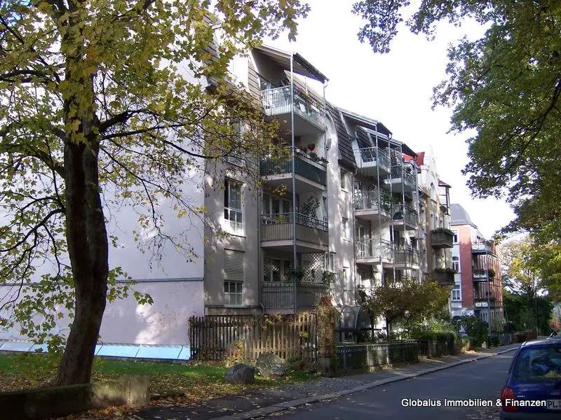 Außenansicht -- moderne Eigentumswohnung im Grünen mit Balkon, TG Stellplatz und Einbauküche