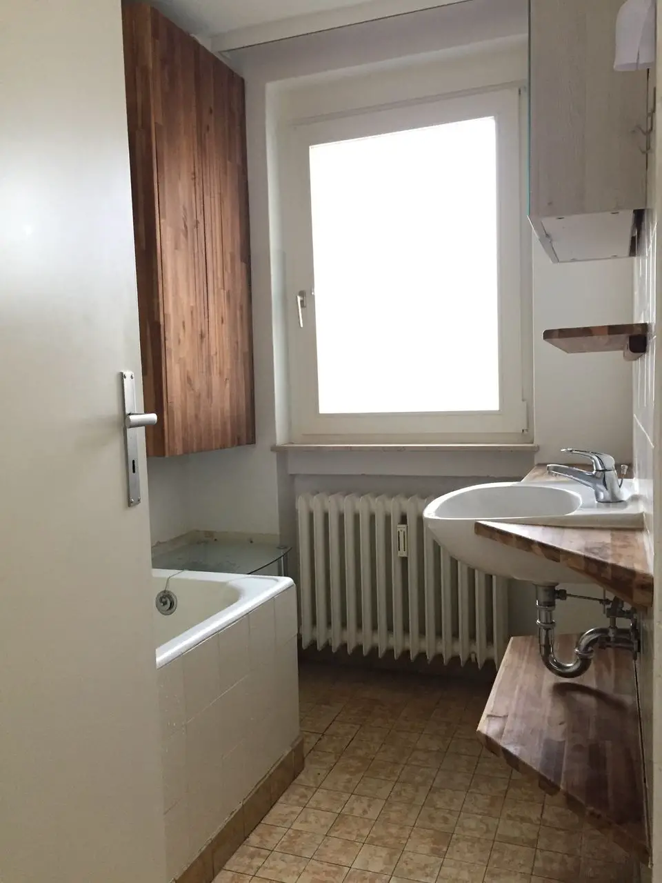 Schöne helle 1 Zimmer Küche: Kleinanzeigen aus Neustadt Neustadt-Stadt - Rubrik Vermietung 1-Zimmer-Wohnungen