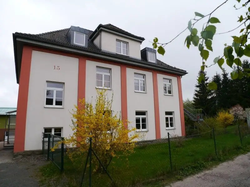 estateImage95722055928016677 -- Eigentumswohnung in Schmiedefeld, zum Ausbau