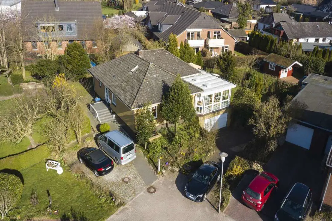 Draufsicht 2 -- Einfamilienhaus mit Tiefgarage und großzügigem Wintergarten in Bredenbek