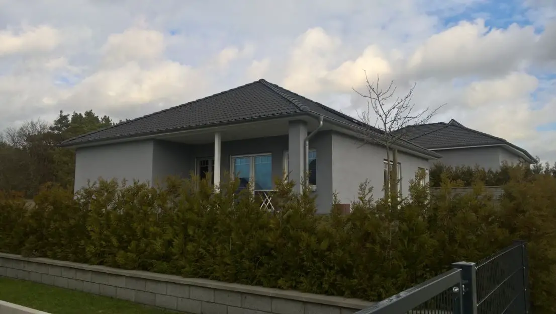 Blick auf Terrasse -- Kuscheliges Haus im Neubaugebiet in ruhiger Lage in Trebbin, Teltow-Fläming (Kreis)
