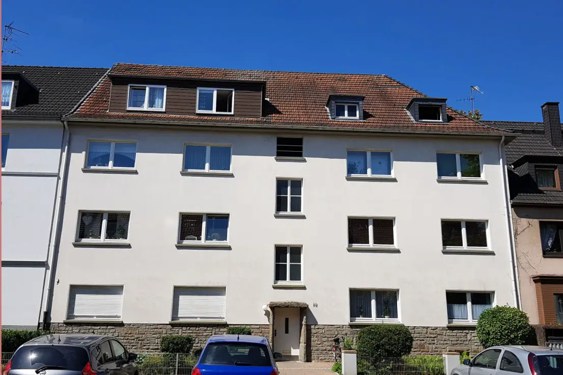 Hausansicht -- Helle, hochwertig renovierte 3-Zimmer Wohnung in GE-Rotthausen in ruhiger Lage von privat