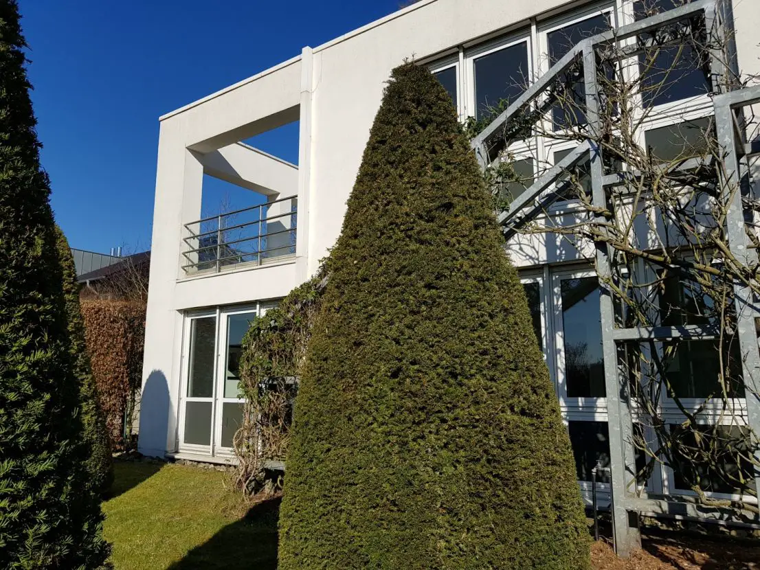 Außenansicht -- Moderne Villa mit Einliegerwohnung am Westerberg
