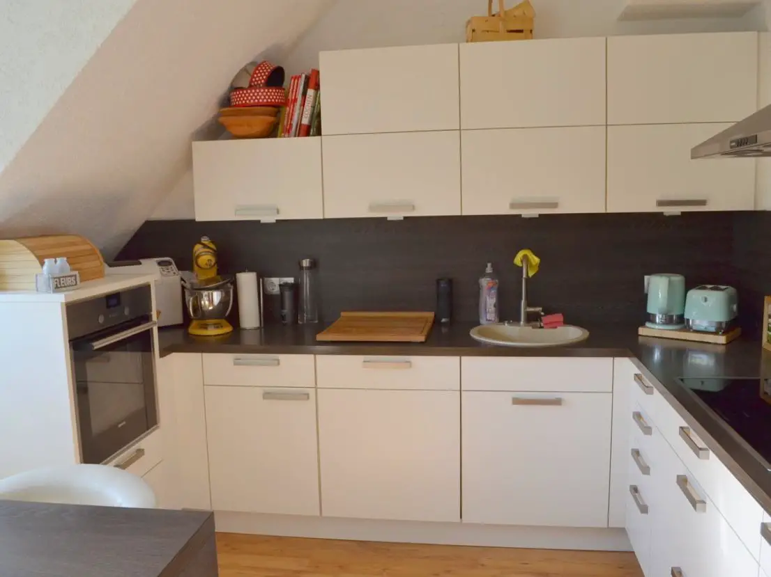 Küche -- Provisionsfrei! Traumhafte 4-Zimmer Dachgeschoss-Maisonette-Eigentumswohnung in Stahnsdorf