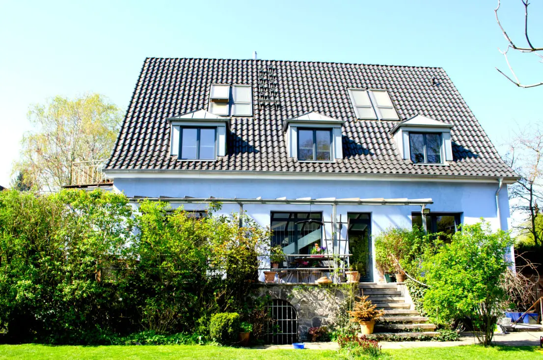 Terrasse -- Kirchrode – kleine Villa mit viel Platz und großem Garten