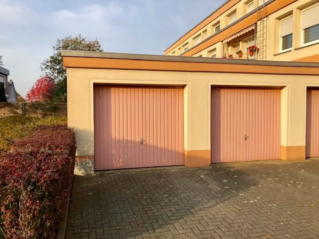 Garage -- Eigennutzung möglich ! Zentrale Wohnung im Erdgeschoß in guter Lage von Dorsten-Hardt
