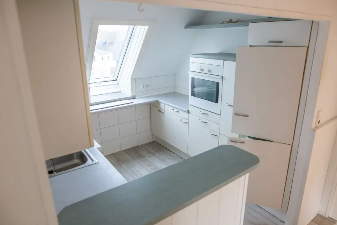 Küche -- Freundliche 3,5-Zimmer-Maisonette-Wohnung in Schwentinental, OT Klausdorf
