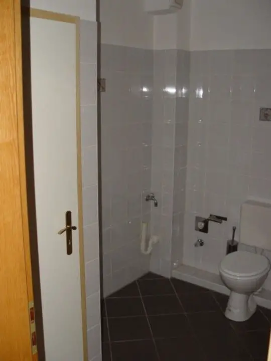 Badezimmer  -- Schöne Zweizimmerwohnung in Wildau