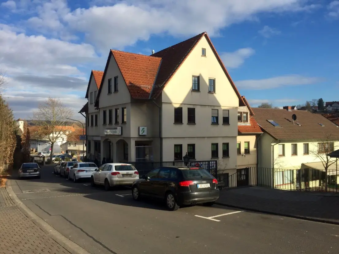 Hausansicht -- Größe Wohnung in Zentraler Lage Lauterbach