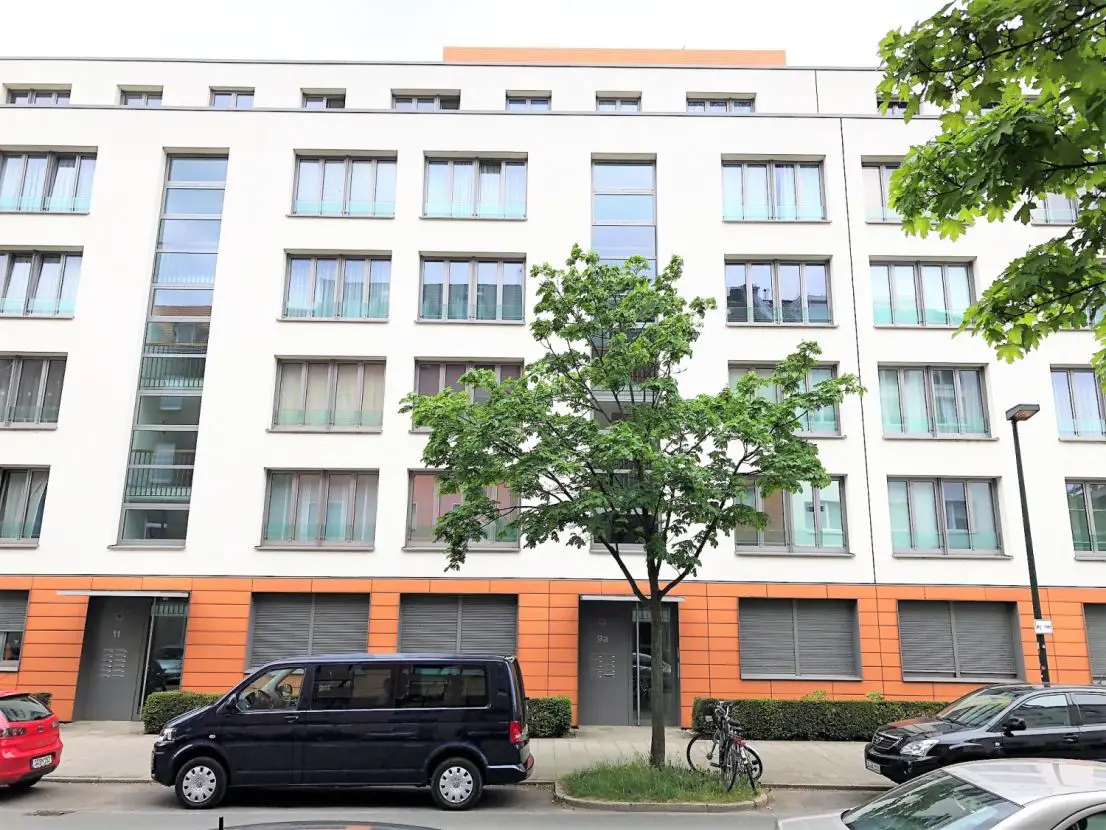 Objektansicht 1 -- Elegante 2 Raum Wohnung mit S/W Balkon und TG-Stellplatz in begehrter Wohnlage - Unterbilk