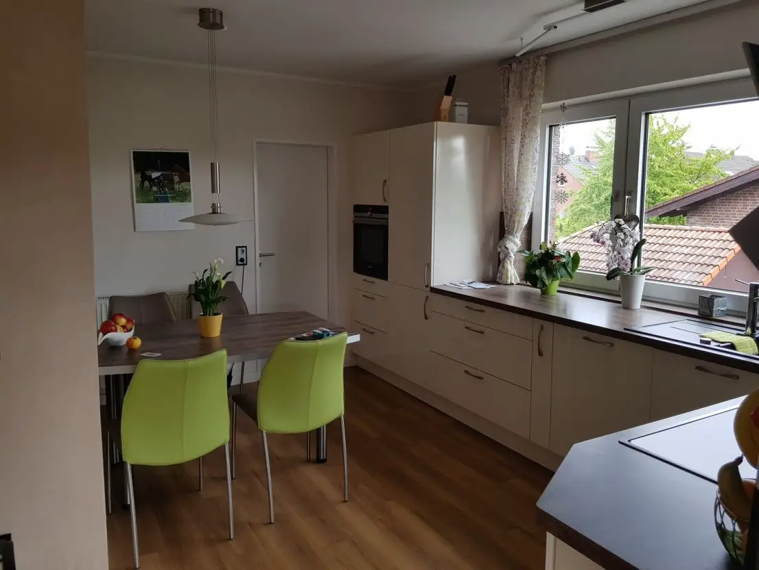 Küche -- Helle Vier-Zimmer-Wohnung in Lüdinghausen zu vermieten