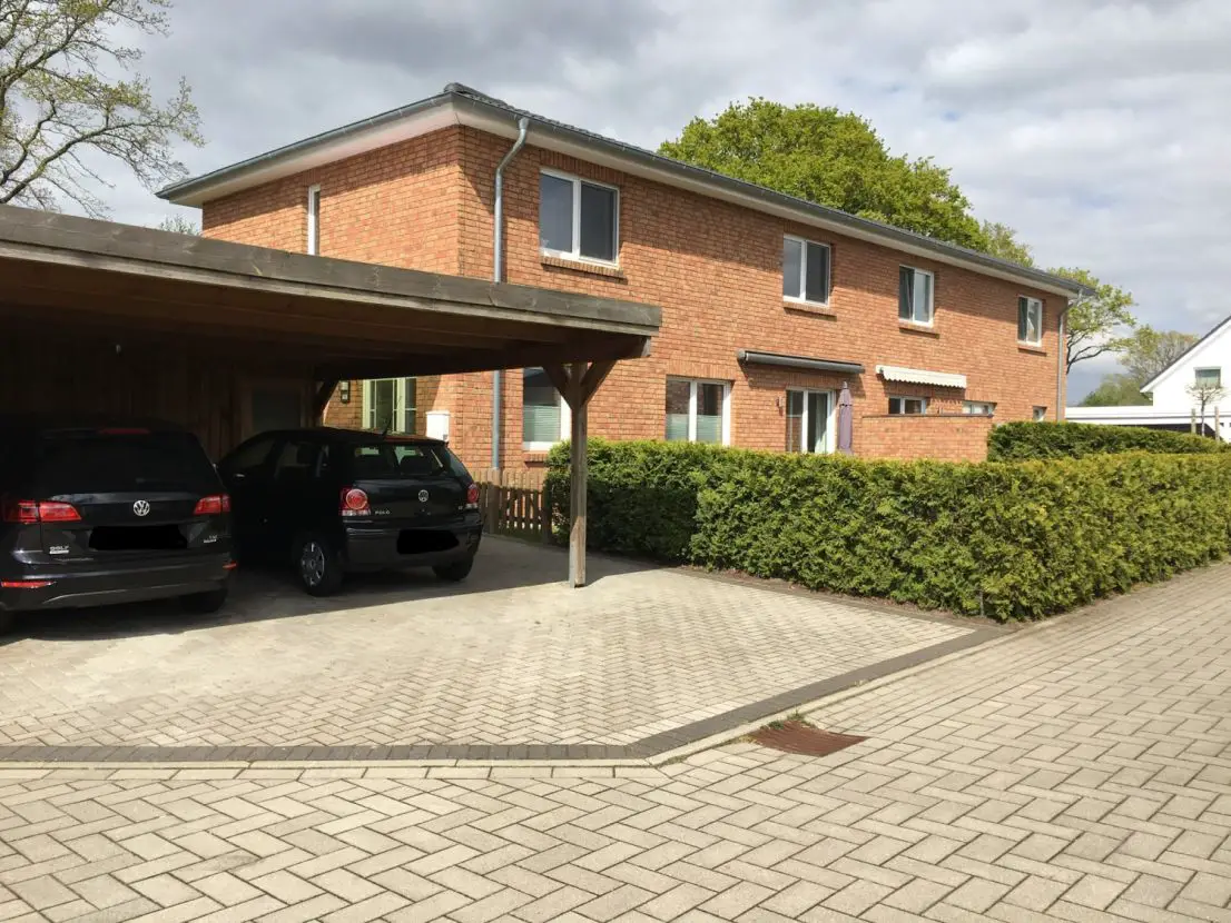 1 Außen -- Attraktive Doppelhaushälfte in Top Lage in Barmstedt!
