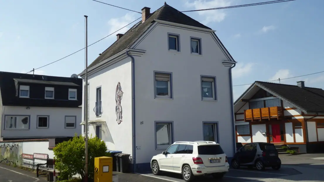 P1020812 -- Freistehendes Einfamilienhaus mit fünf Zimmern in Niederwerth