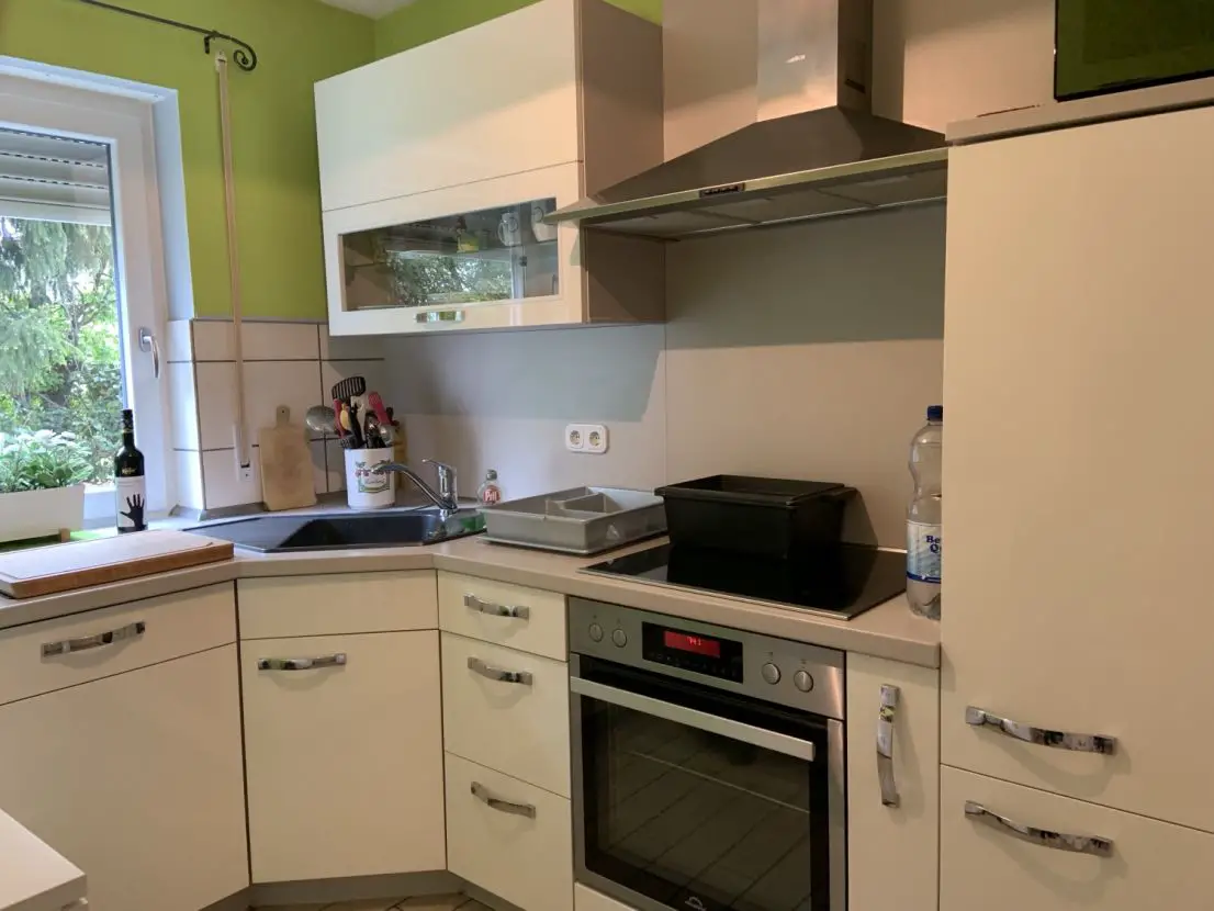 Küche -- Geräumige EG-Wohnung freut sich auf neue Bewohner