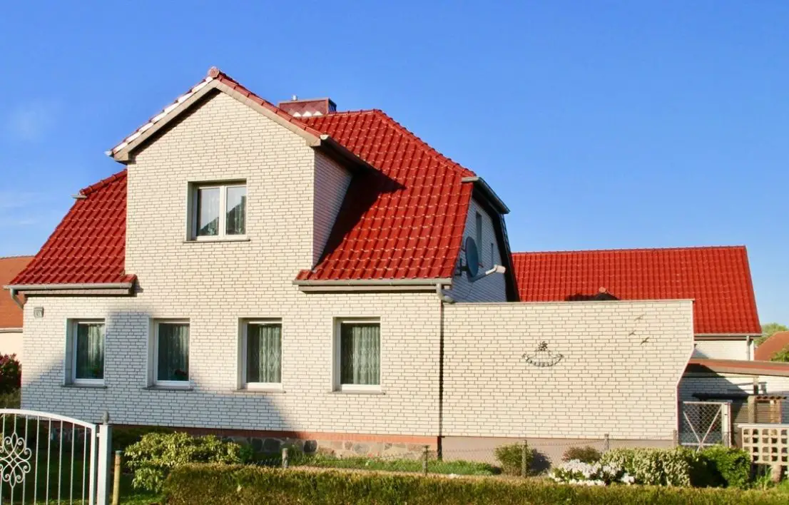 Ein Haus in Pasewalk -- HORN IMMOBILIEN ++ Top Einfamilienhaus in Pasewalk mit großem Grundstück und top Garagen