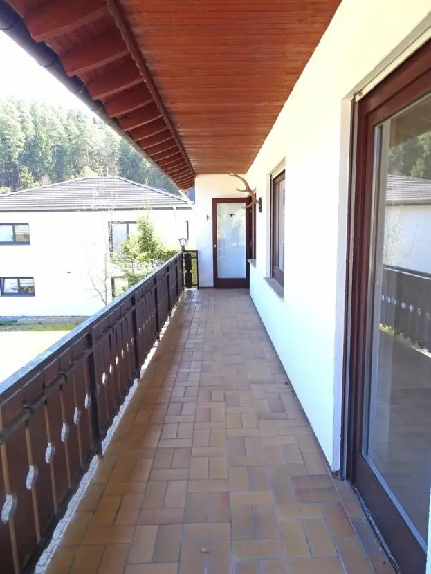 Balkon -- Wohnen im Grünen - Schönes geräumiges Einfamilienhaus mit großem Grundstück
