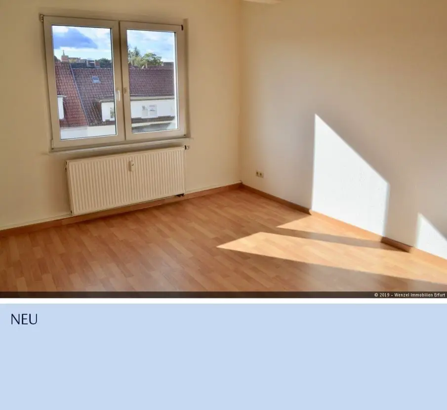 Wohnzimmer -- EF-Daberstedt! Nur noch einziehen-frisch gemalert, helle 3-Zimmer Wohnung