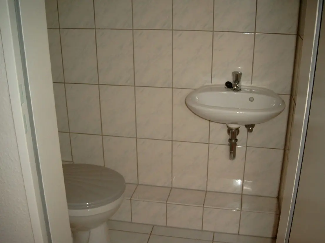 Beispielbild Gäste WC -- Schöne helle 4 Zimmerwohnung