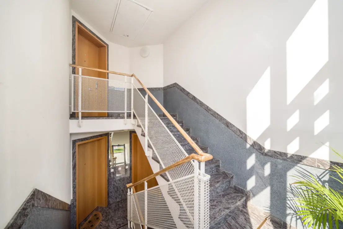 Treppenhaus-Hattwichstrasse -- Provisionsfreie großzügige Wohnung mit 4 Zimmern und 2 Balkone