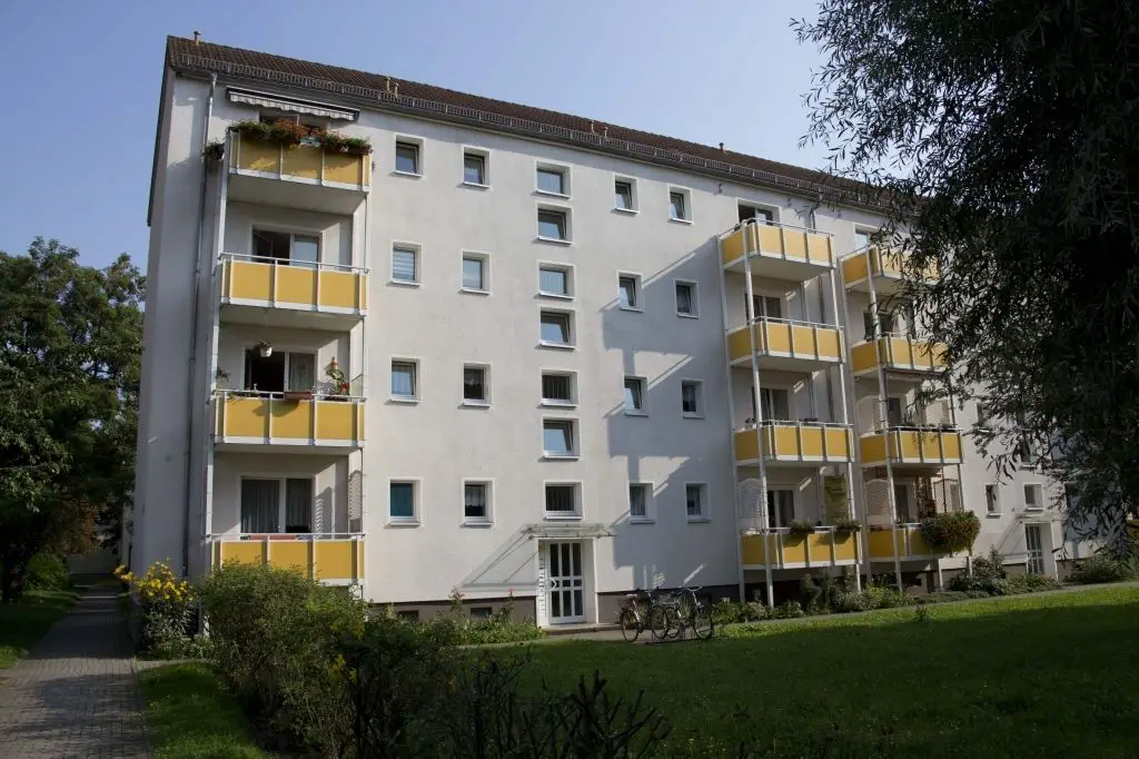 /www/htdocs/w00b8867/ companie -- Kleine 1-Raum-Wohnung mit Balkon
