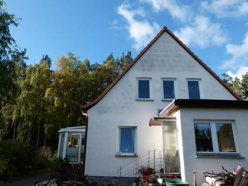 Ansicht Ost -- Ein Einfamilienhaus in der Gartenstadt Rostock am Waldrand, eine einmalige Gelegenheit