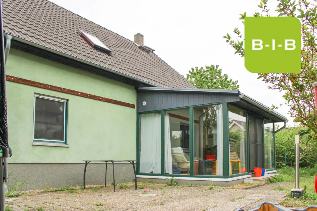 Terrassenansicht -- Kaufen! Vermieten! Einziehen! Einfamilienhaus in Mahlsdorf Nord