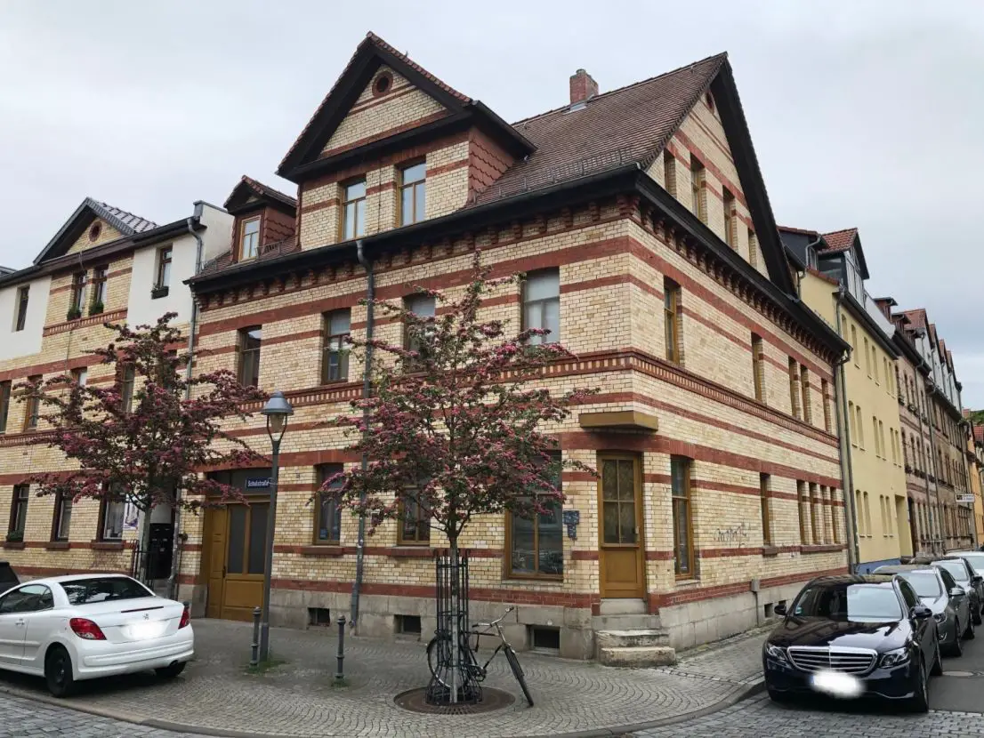Haus -- Helle und ruhige 2-Zimmer-DG-Wohnung möbliert in Jena
