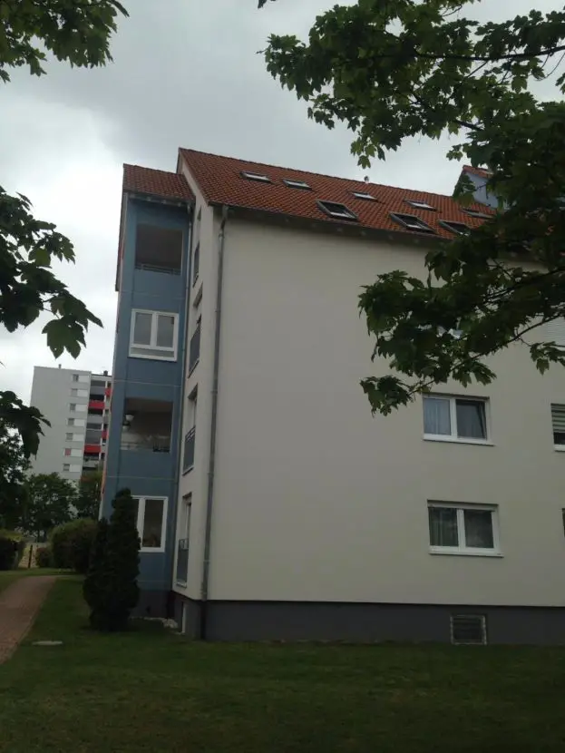 PHOTO201905121337112 -- Gepflegte 3-Zimmer-Wohnung mit Balkon und EBK in Frankenthal mit Tiefgarage undAußenstellplatz