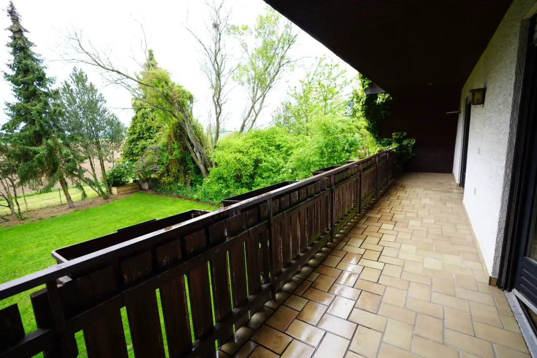 Balkon -- Maisonette Wohnung in ruhiger Weinberglage mit Garten