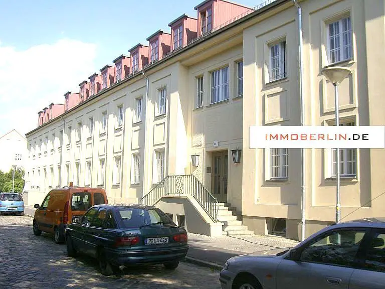 1 -- IMMOBERLIN: Adrette Wohnung mit Südbalkon in Potsdamer Bestlage