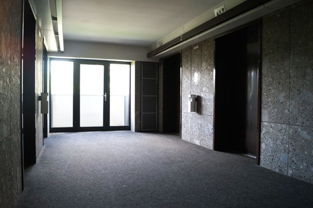 Etagen-Entrée -- living smart - Erbpacht - Freundliches 1-Zimmer-Appartement mit Balkon und neuer Einbauküche