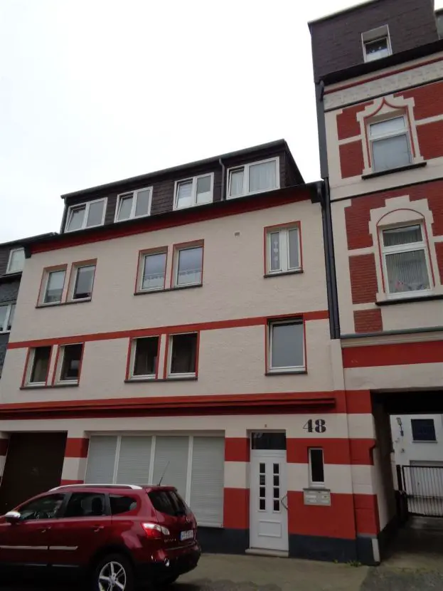 Hausansicht -- Renovierte 2,5 Raum-Erdgeschosswohnung in Bochum-Wattenscheid
