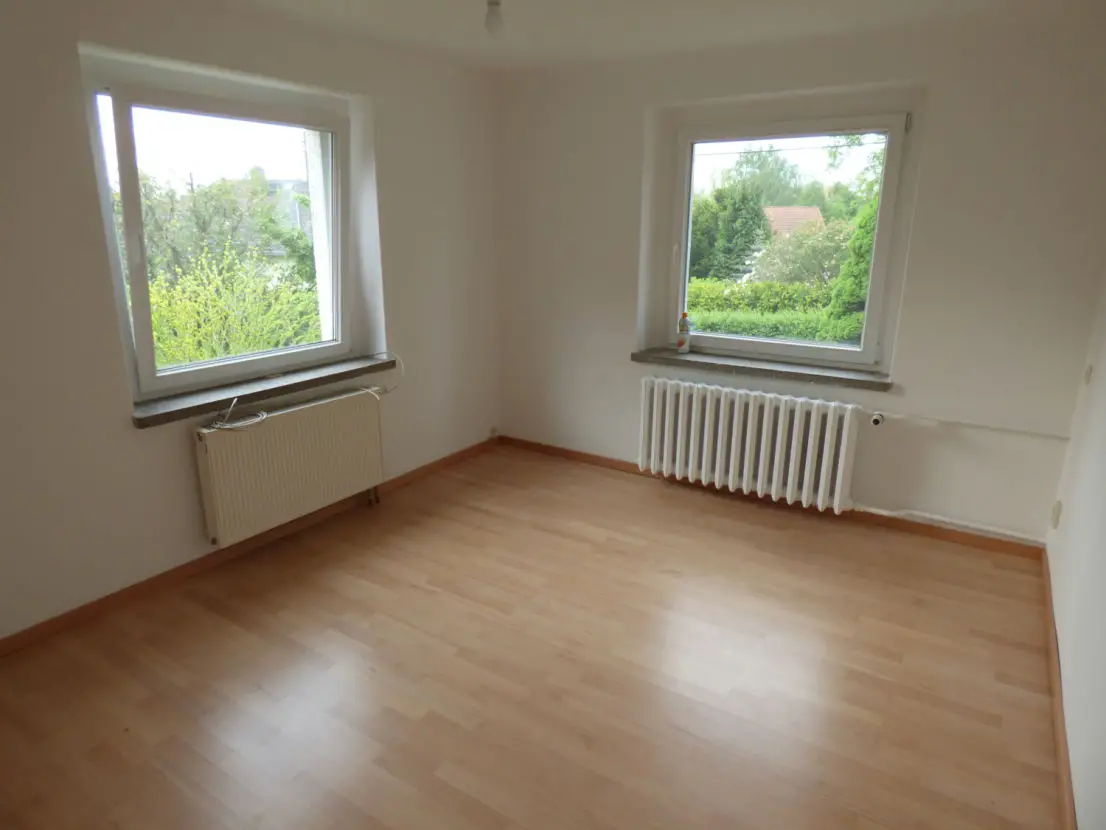 P1050146 -- Modernisierte 3-Zimmer-Wohnung mit EBK in Moritzburg