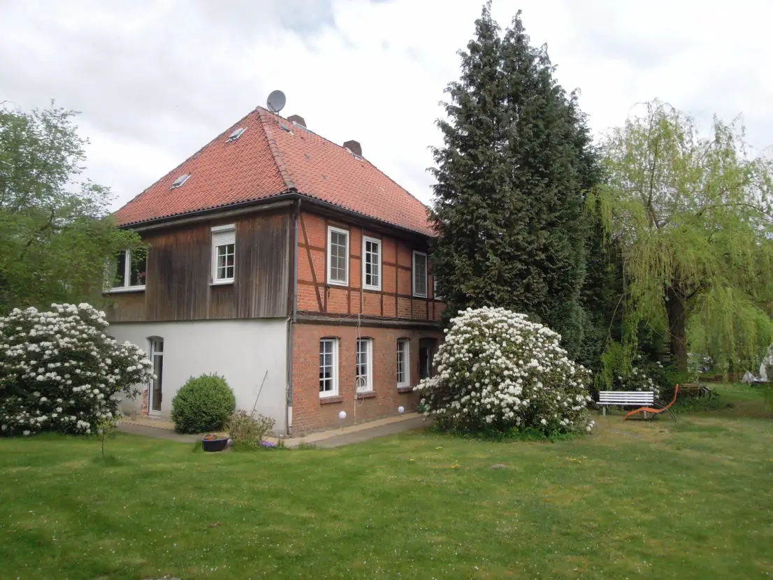Fachwerkhaus mit Hof -- Traditionelles Fachwerklandhaus mit viel Platz und Innenhof