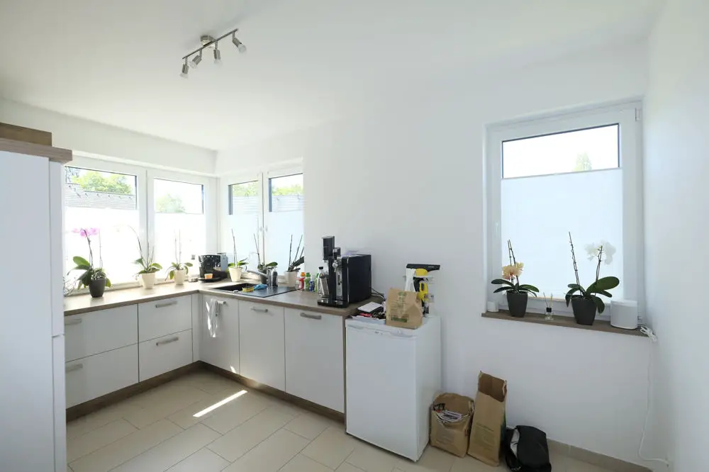 Küche -- Moderne Doppelhaushälfte sucht nette Mieter!