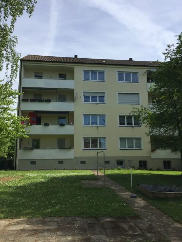Hausansicht -- Sehr gepflegte 3-Zimmer Wohnung in Schweinfurt "Bergl"