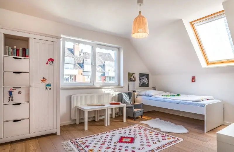 Kinderzimmer 3 -- Exklusives Einfamilienhaus in Niendorf
