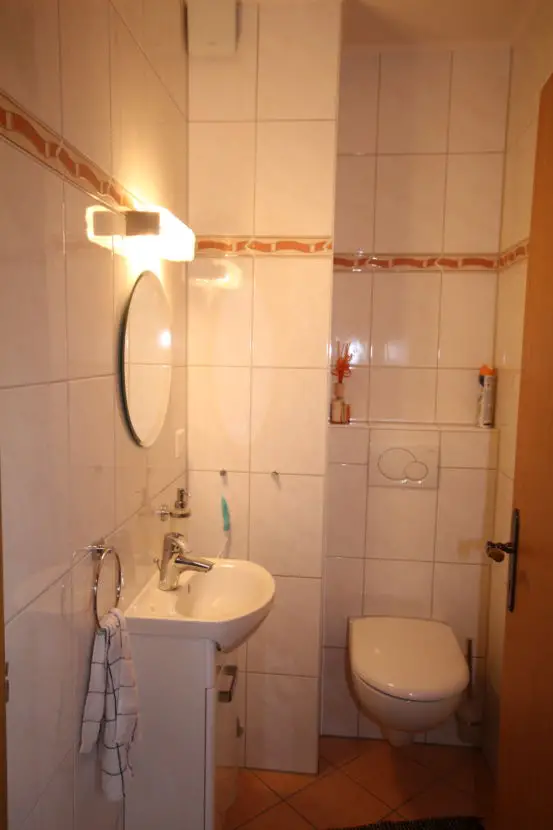 Gäste-WC -- 800 €, 107 m², 4 Zimmer